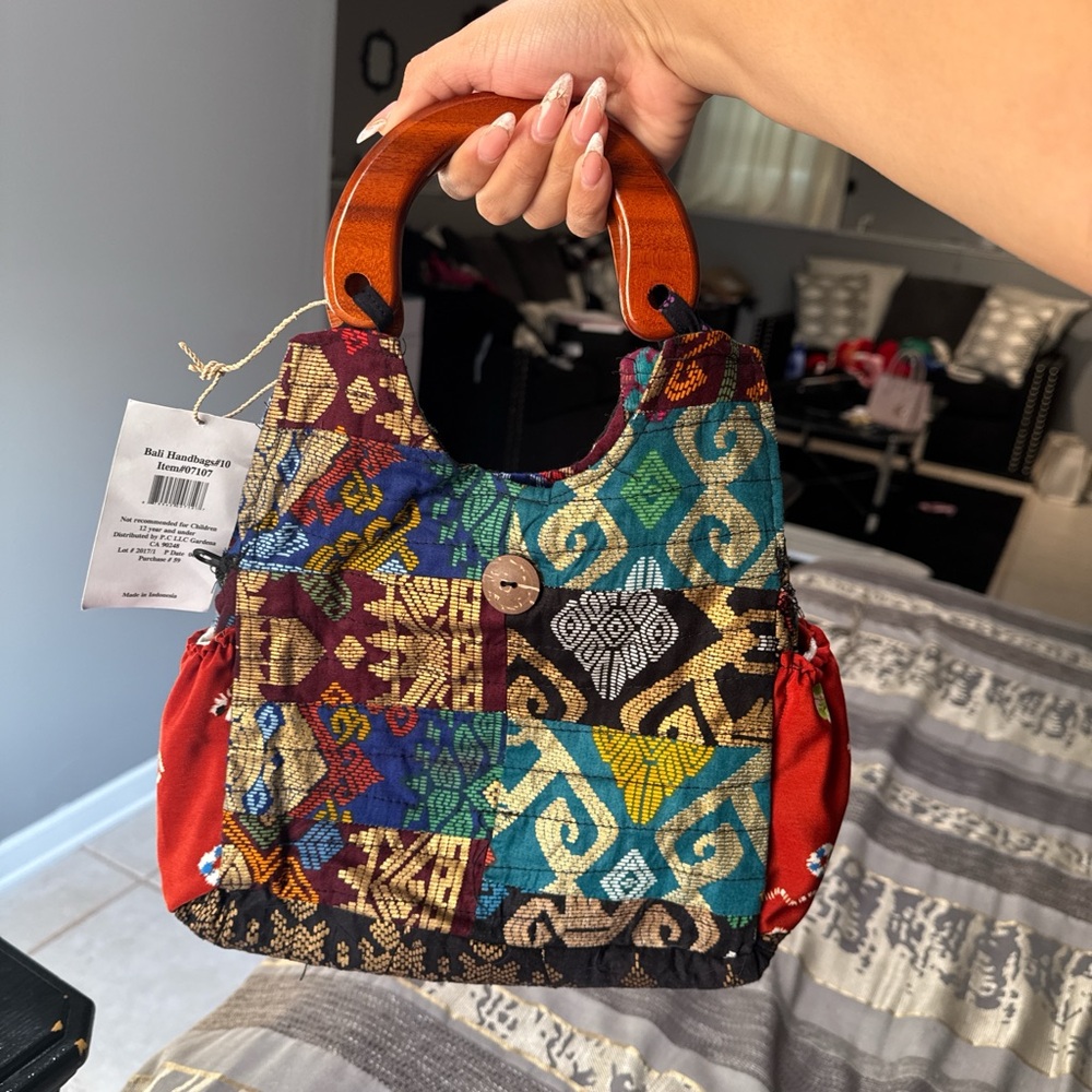 New Bali handbag with wooden handles